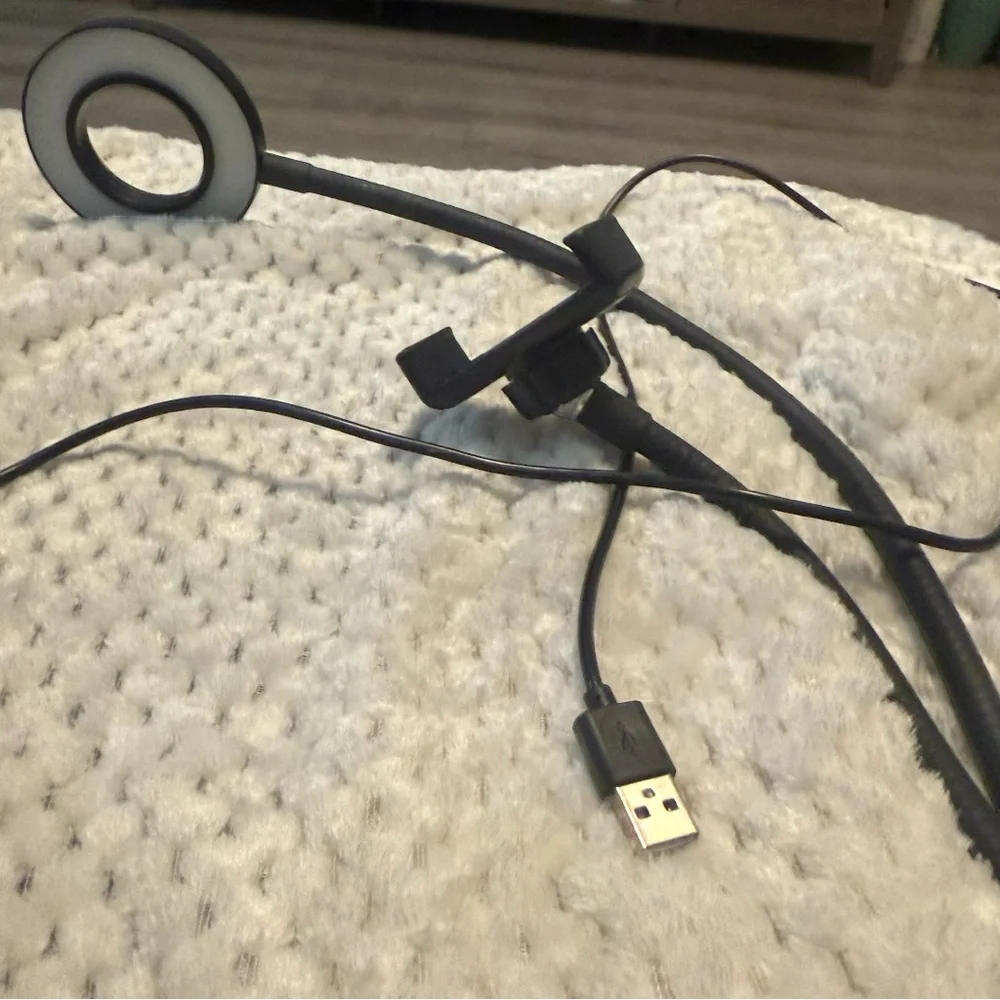 Goose Neck Selfie Light Phone Holder- Clamps to table- 3 Light Modes-360’ Rotate
